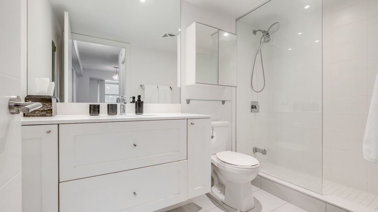 Photo of Bathroom in Fashion District