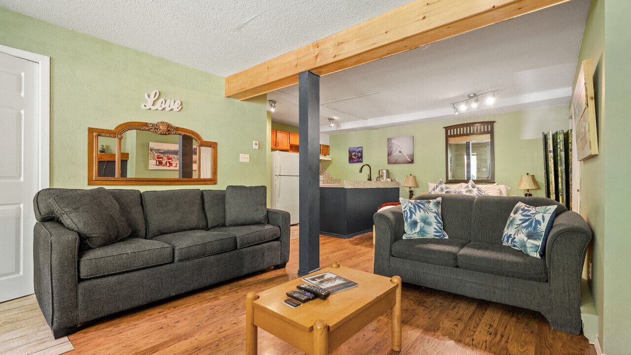 Photo of Livingroom in East Kootenay