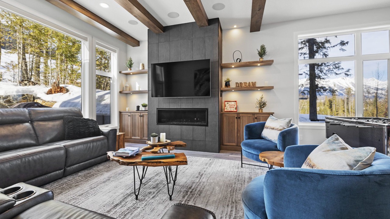 Photo of Livingroom in East Kootenay