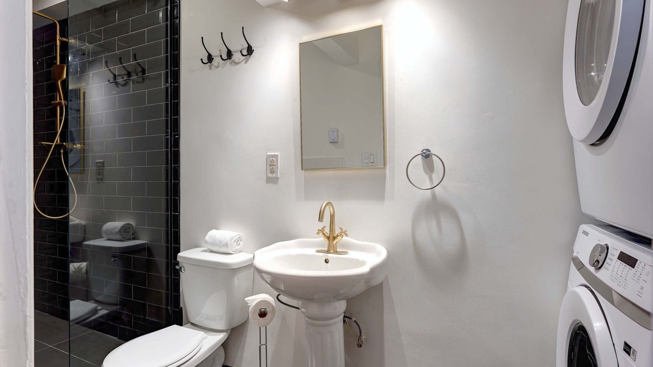 Photo of Bathroom in Hochelaga