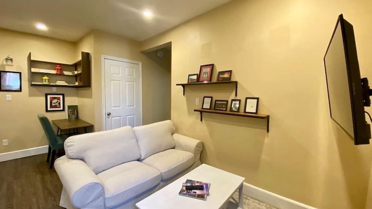 Photo of Livingroom in North End