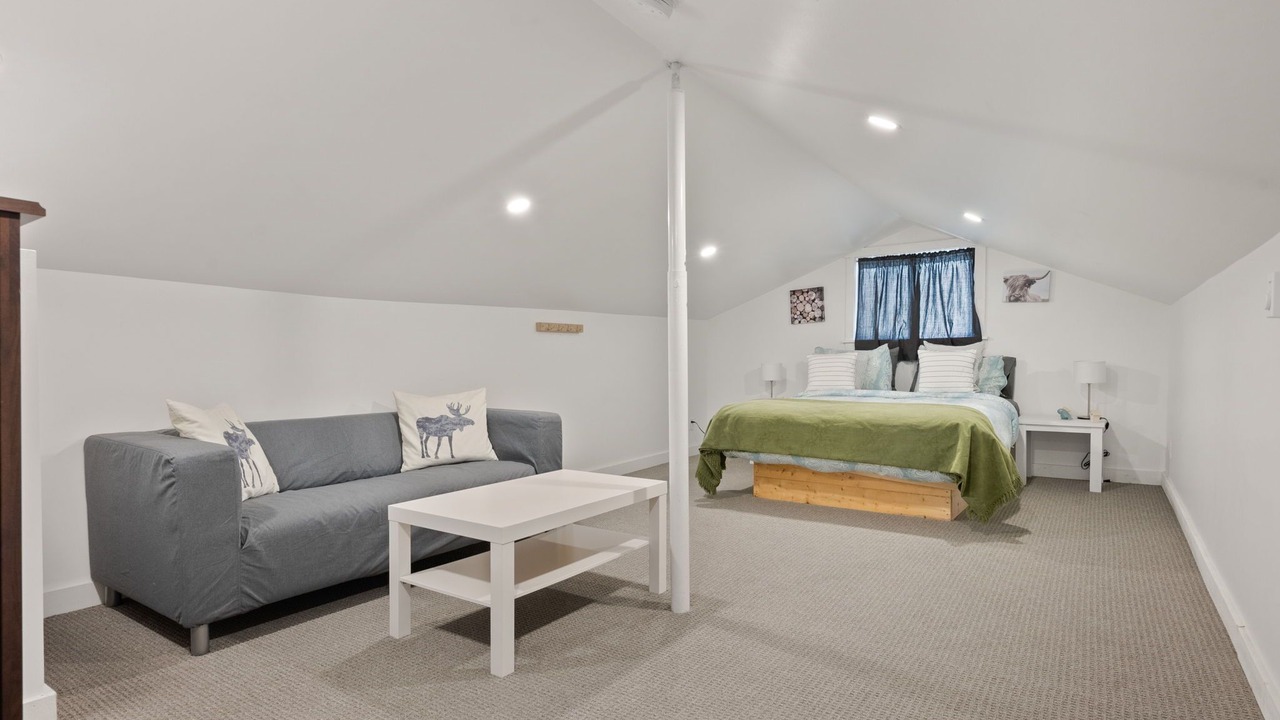 Photo of Livingroom in Val-des-Monts