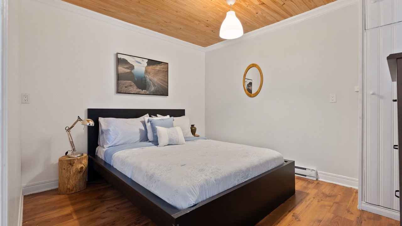 Photo of Bedroom in Val-des-Monts