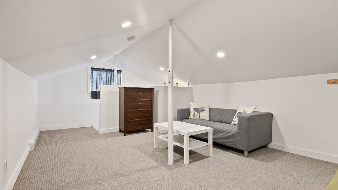 Photo of Livingroom in Val-des-Monts