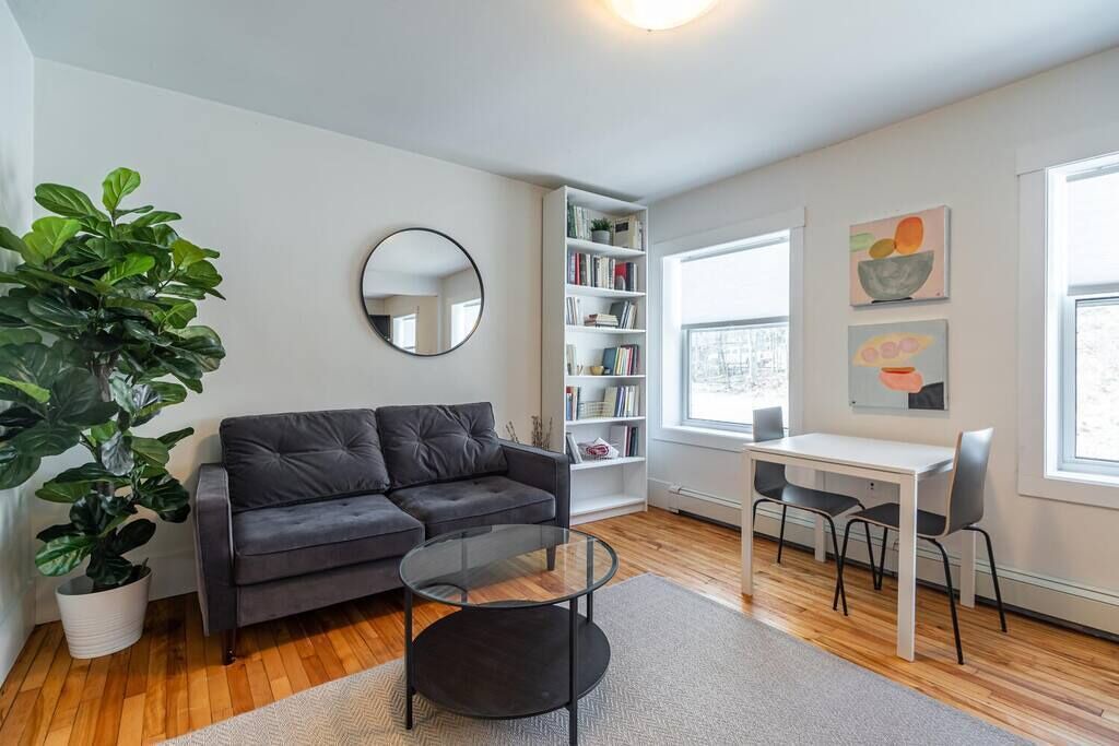 Photo of Livingroom in Bedford