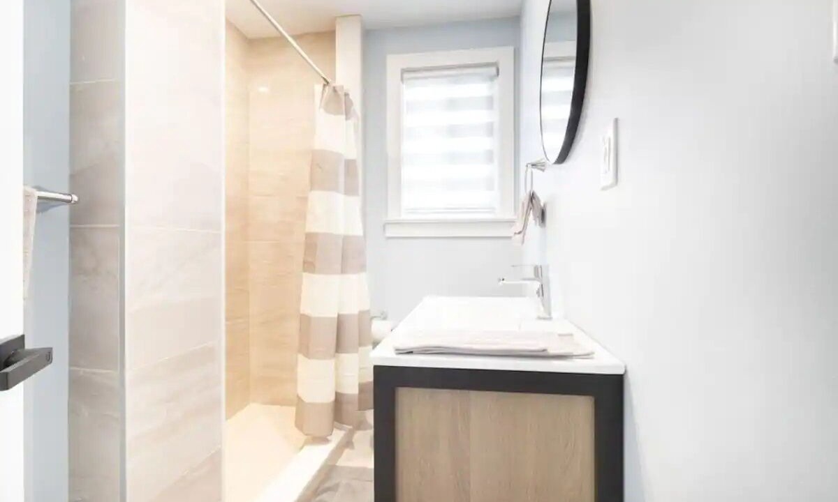 Photo of Bathroom in Clanton Park
