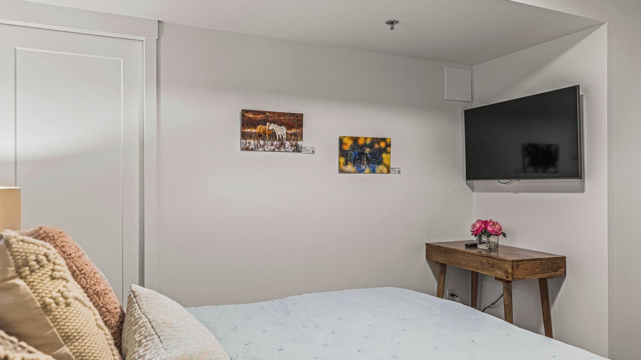 Photo of Bedroom in Cougar Creek