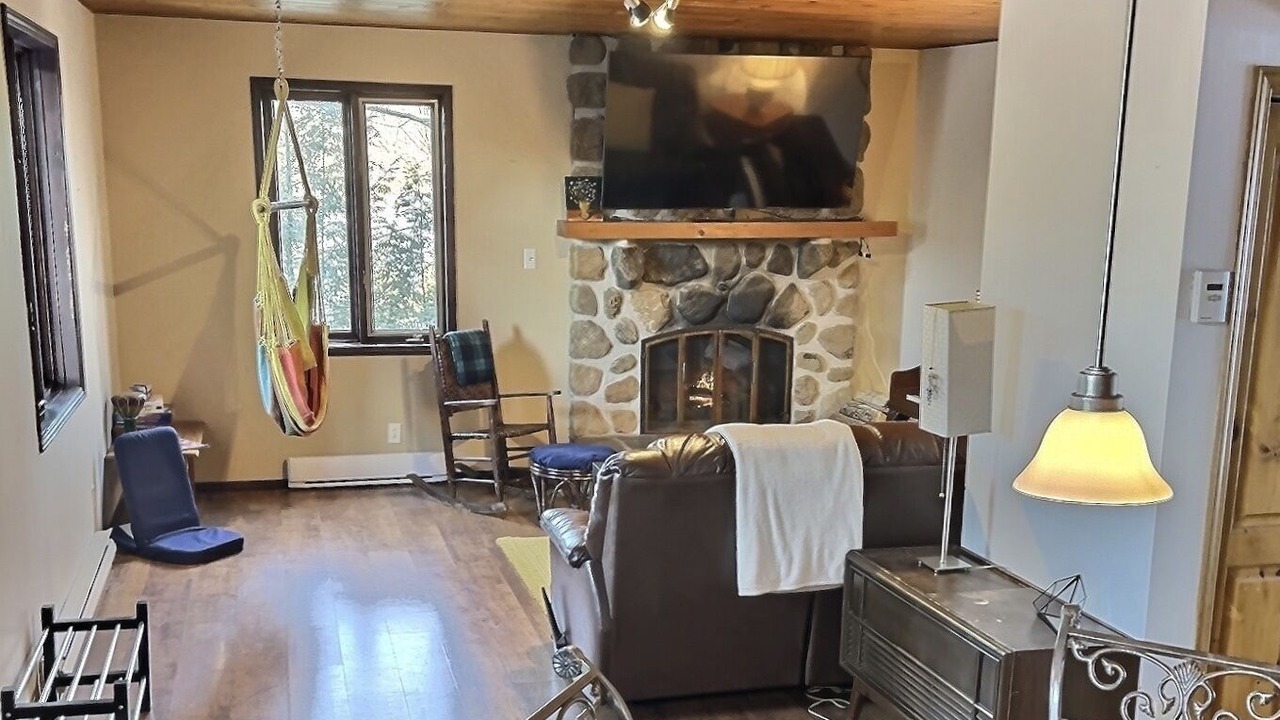 Photo of Livingroom in Amherst