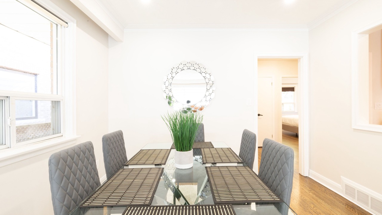Photo of Livingroom in Willowdale