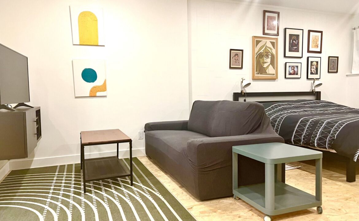 Photo of Livingroom in Cordova Bay