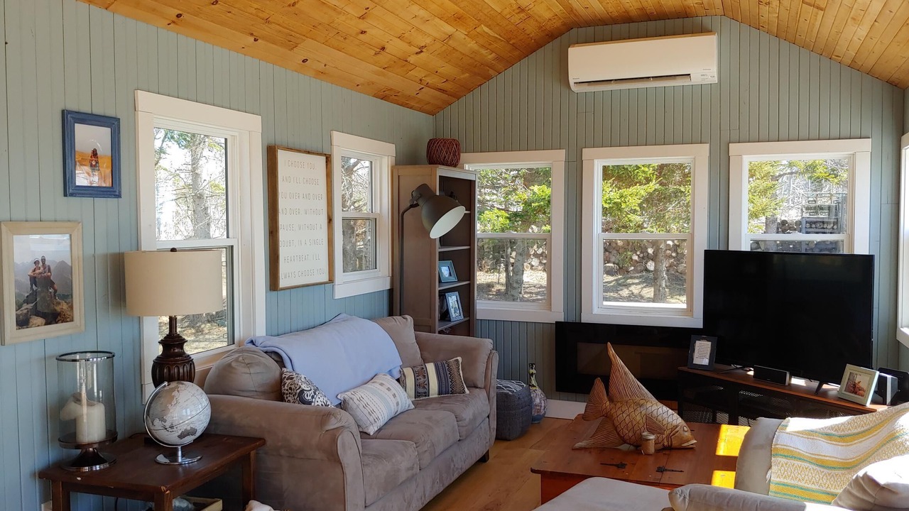 Photo of Livingroom in Panmure Island