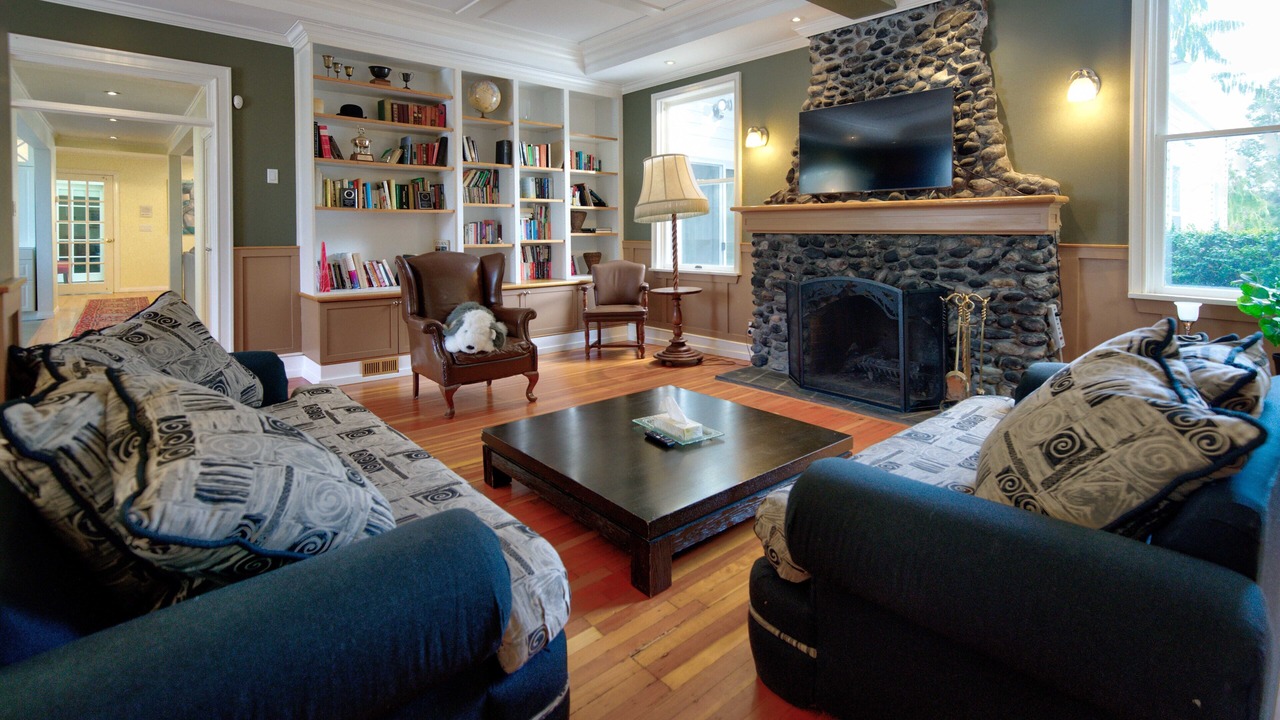 Photo of Livingroom in Langley