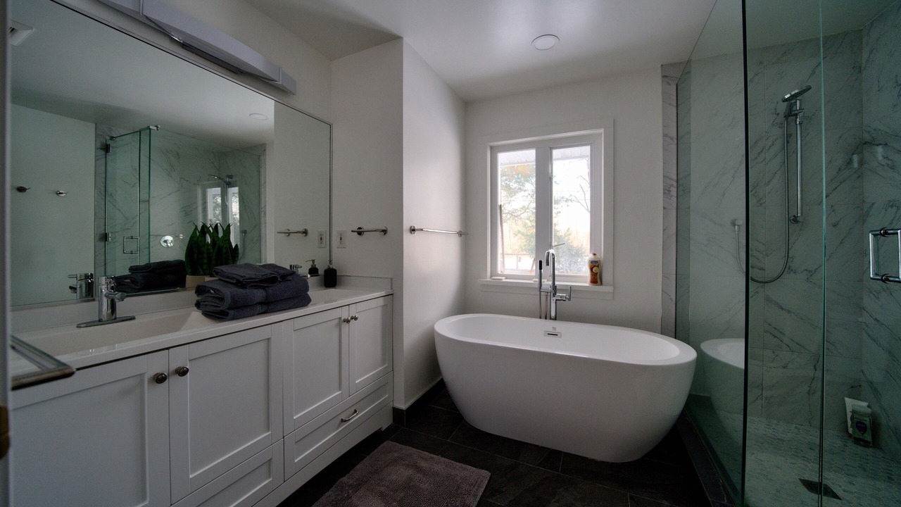 Photo of Bathroom in Langley