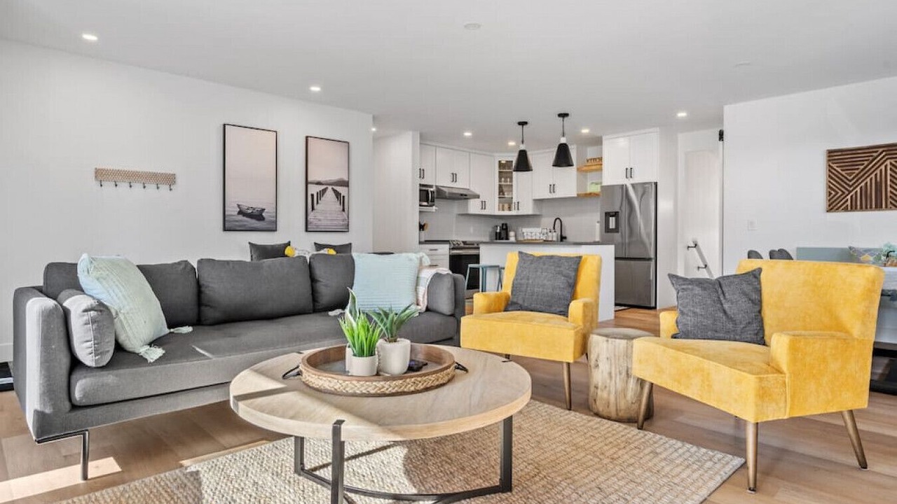 Photo of Livingroom in Southeast Calgary