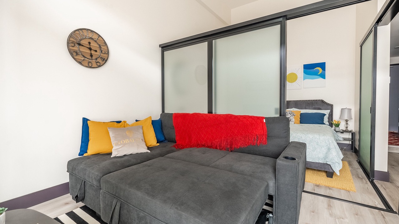 Photo of Livingroom in Central Hamilton