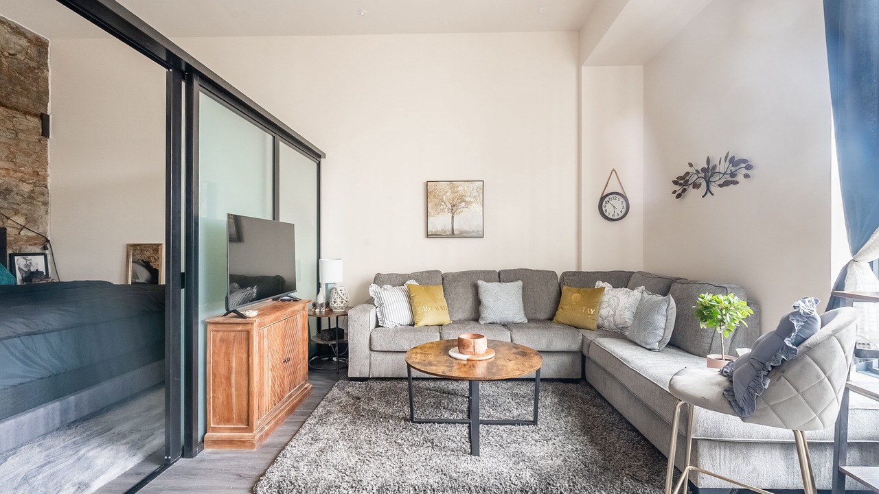 Photo of Livingroom in Central Hamilton