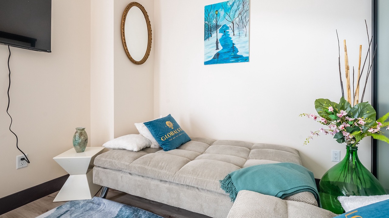 Photo of Livingroom in Central Hamilton
