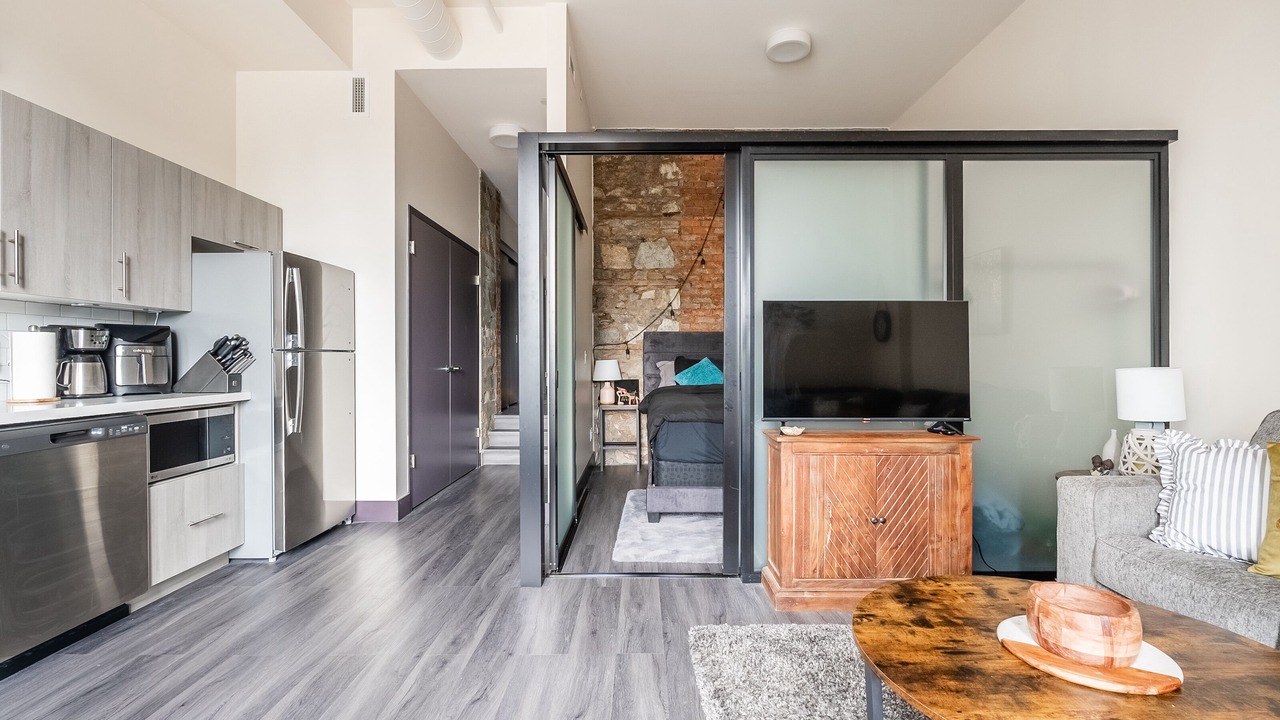 Photo of Livingroom in Central Hamilton