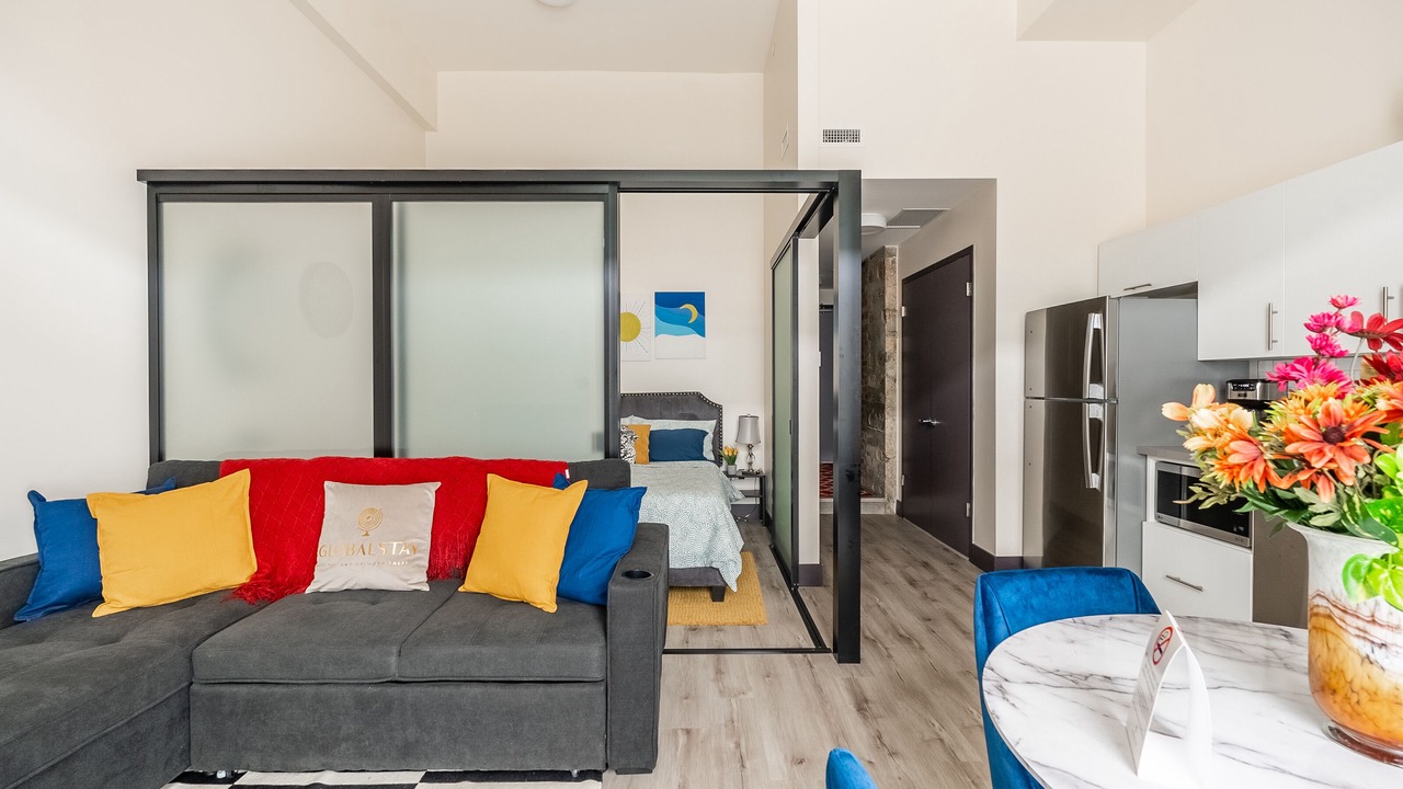 Photo of Livingroom in Central Hamilton