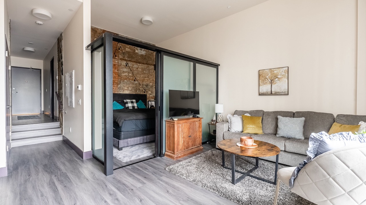 Photo of Livingroom in Central Hamilton
