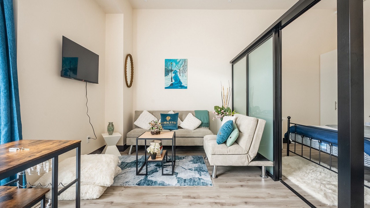 Photo of Livingroom in Central Hamilton