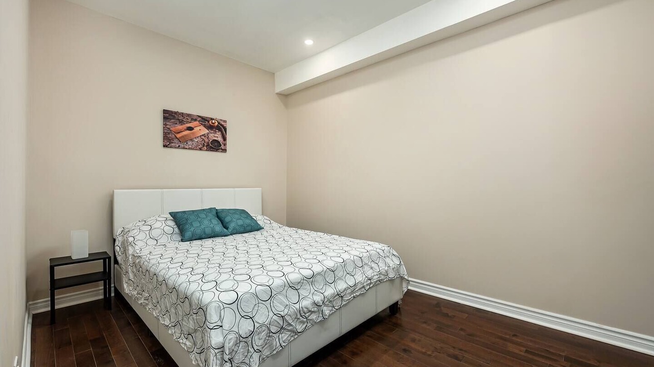 Photo of Bedroom in La Petite-Patrie
