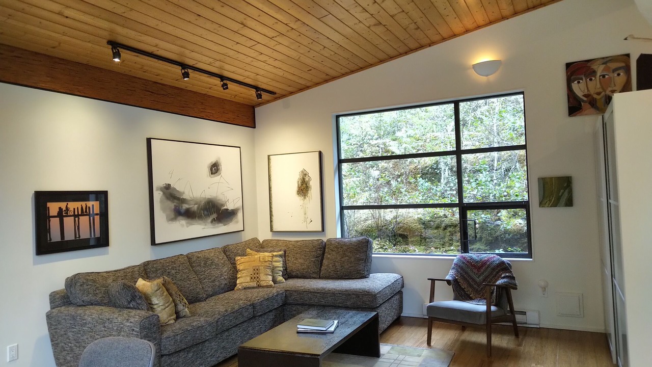 Photo of Livingroom in Madeira Park