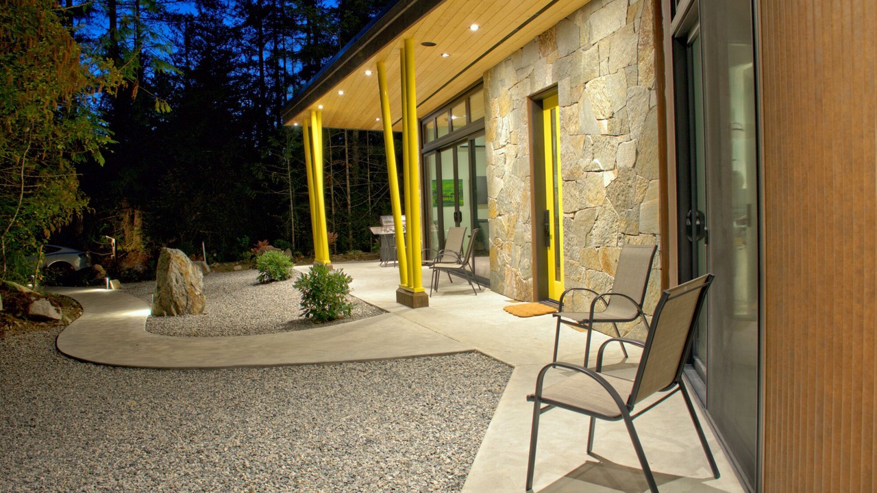 Photo of Patio Balcony in Madeira Park