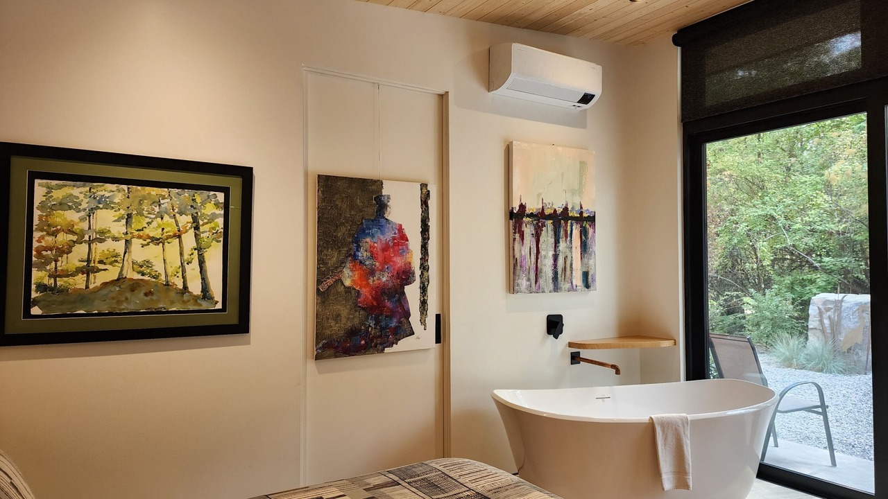 Photo of Bedroom in Madeira Park
