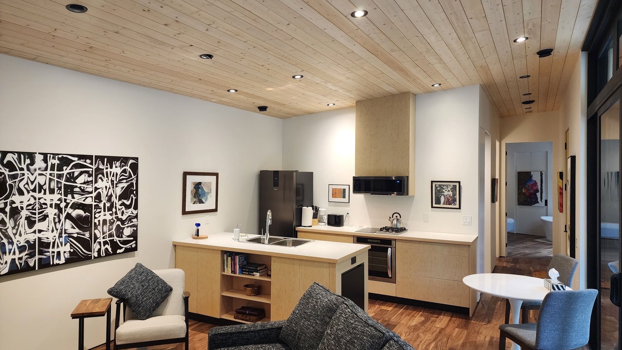 Photo of Livingroom in Madeira Park