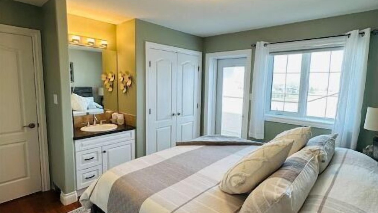 Photo of Bedroom in Lethbridge County