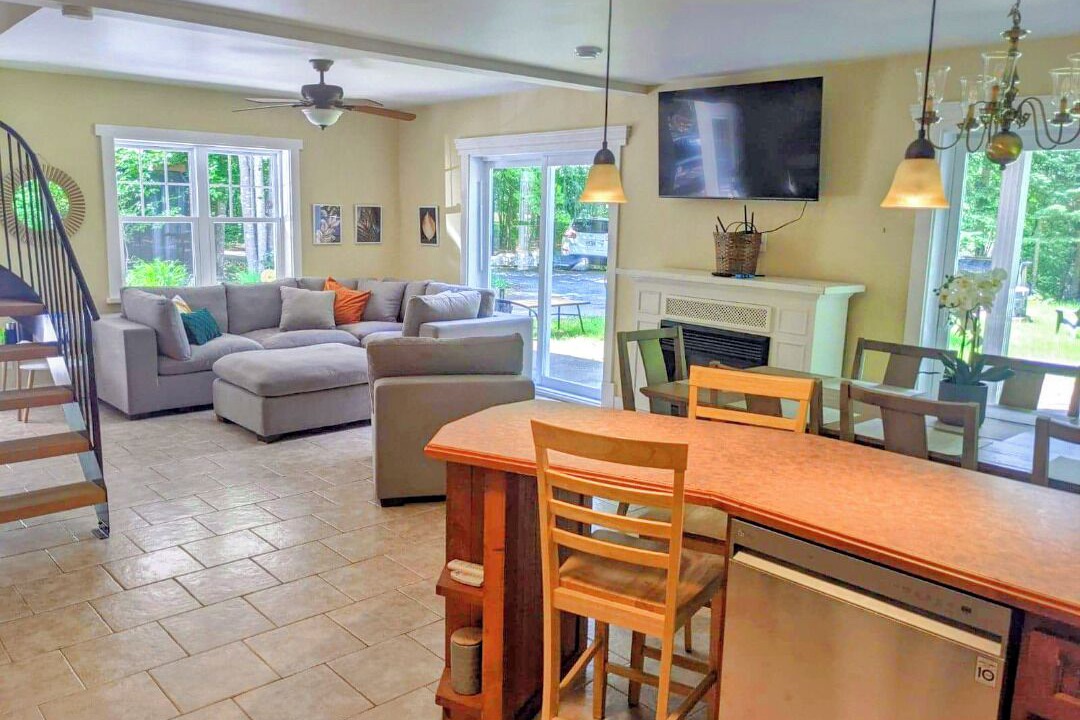 Photo of Livingroom in Asbestos