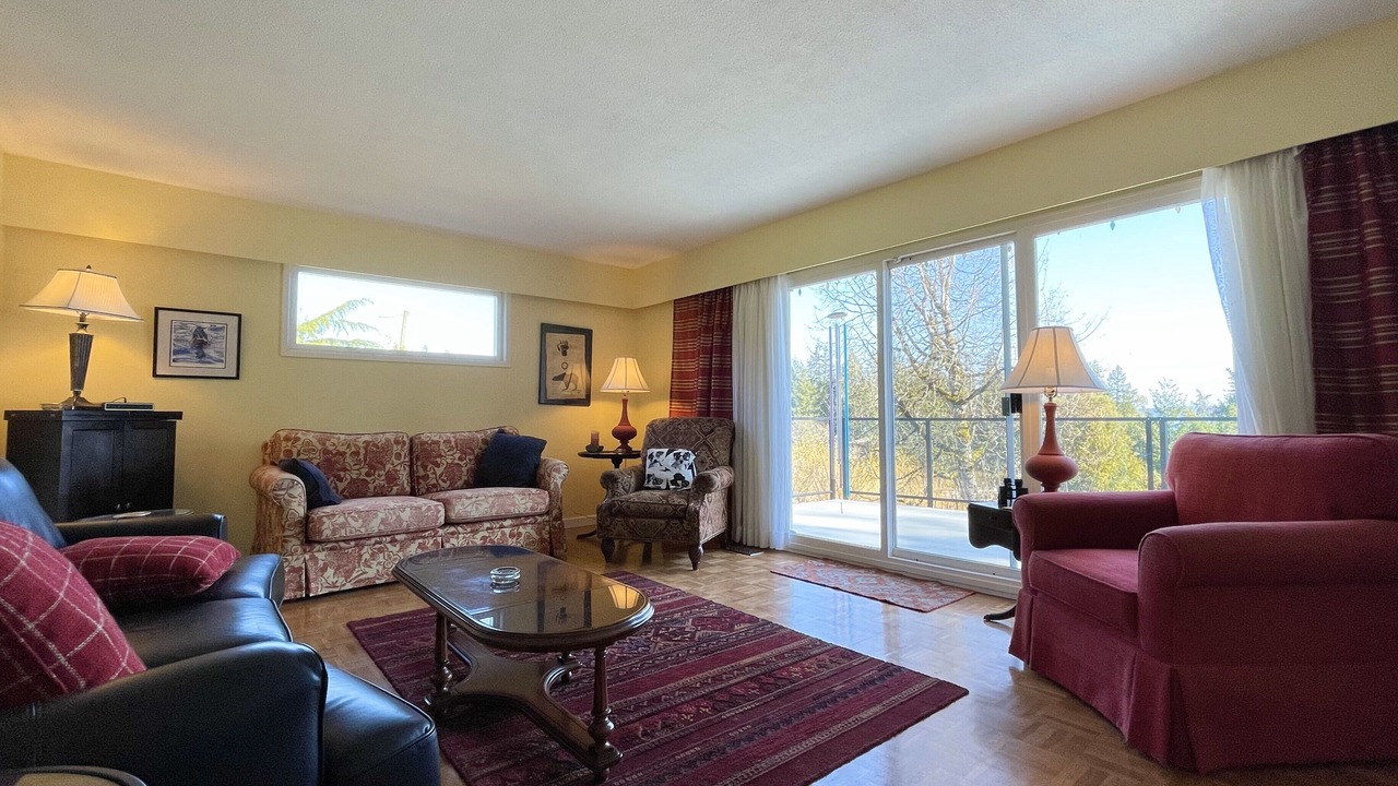 Photo of Livingroom in Yellow Point