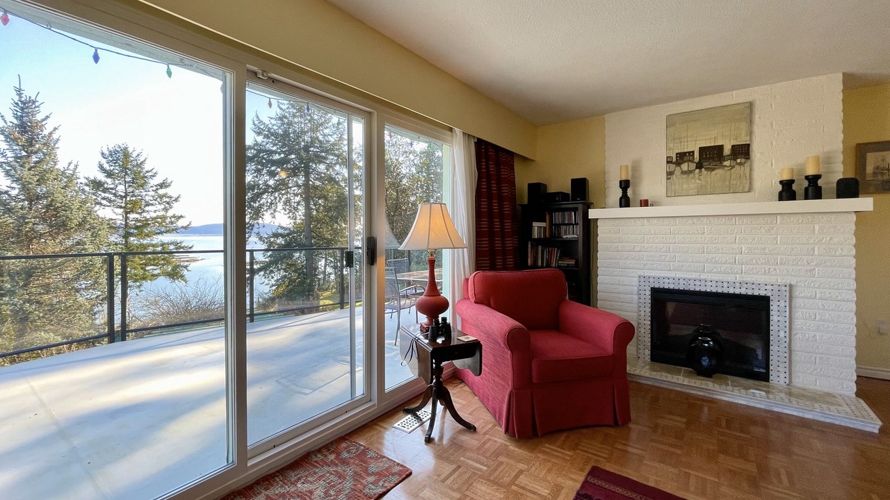 Photo of Livingroom in Yellow Point