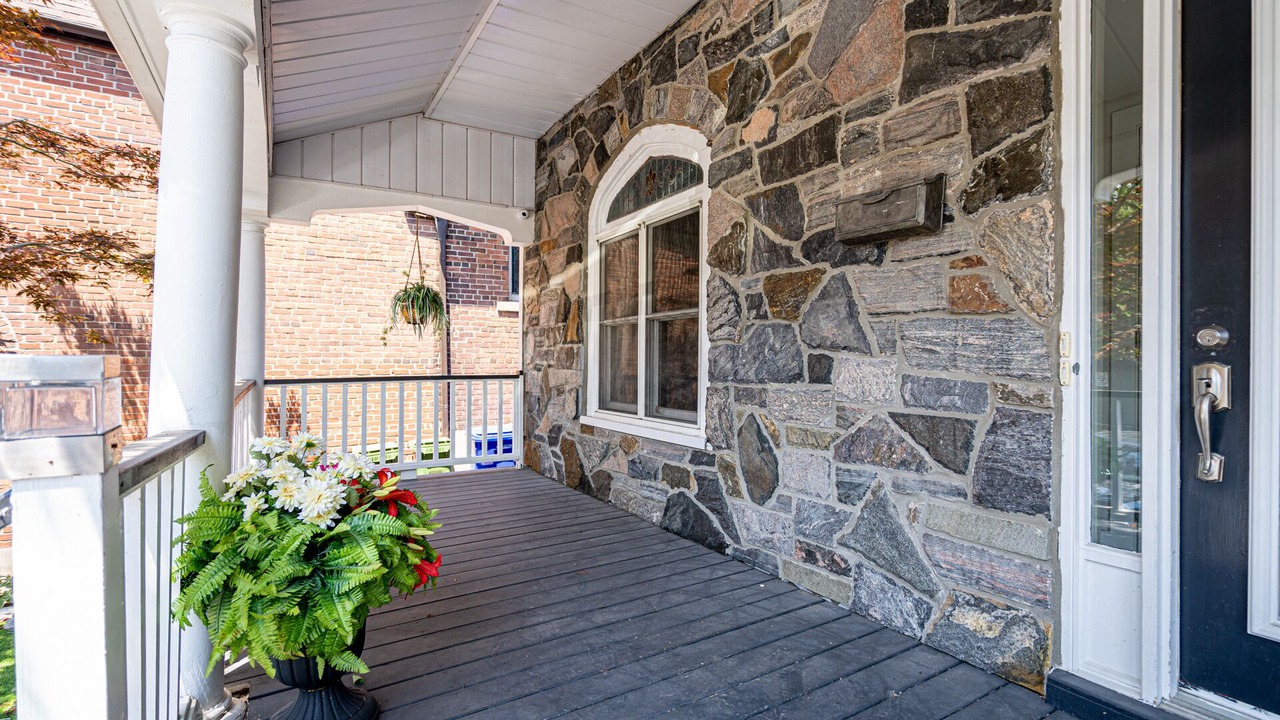 Photo of Patio Balcony in The Beaches