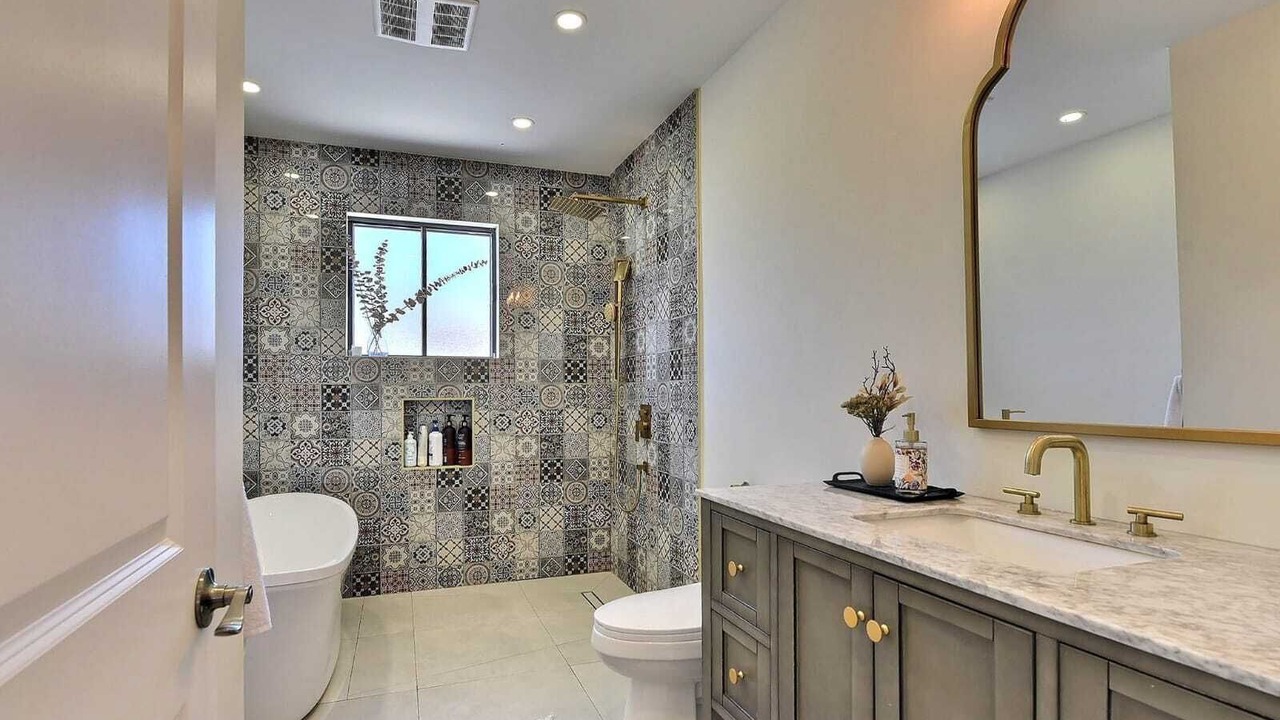 Photo of Bathroom in Laval