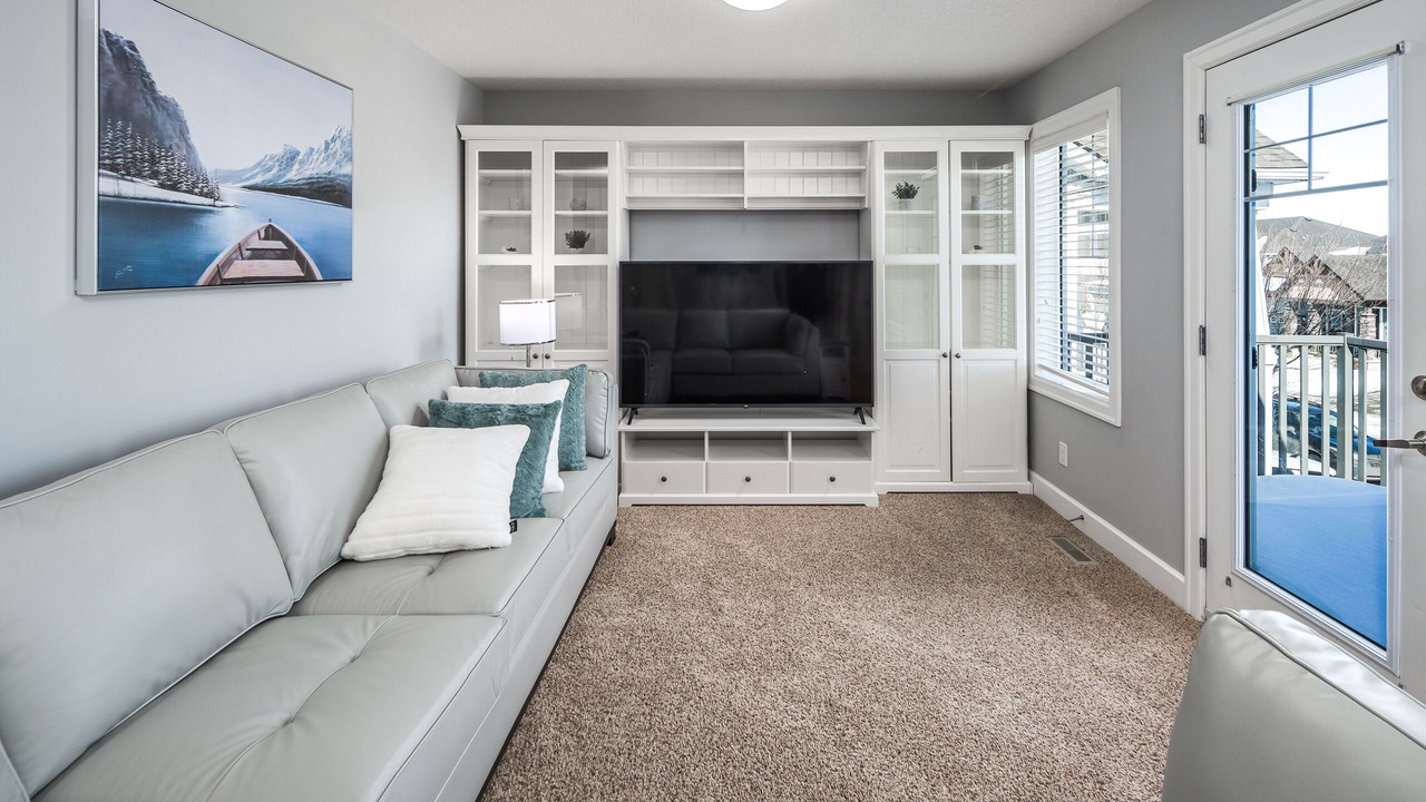 Photo of Livingroom in Chestermere