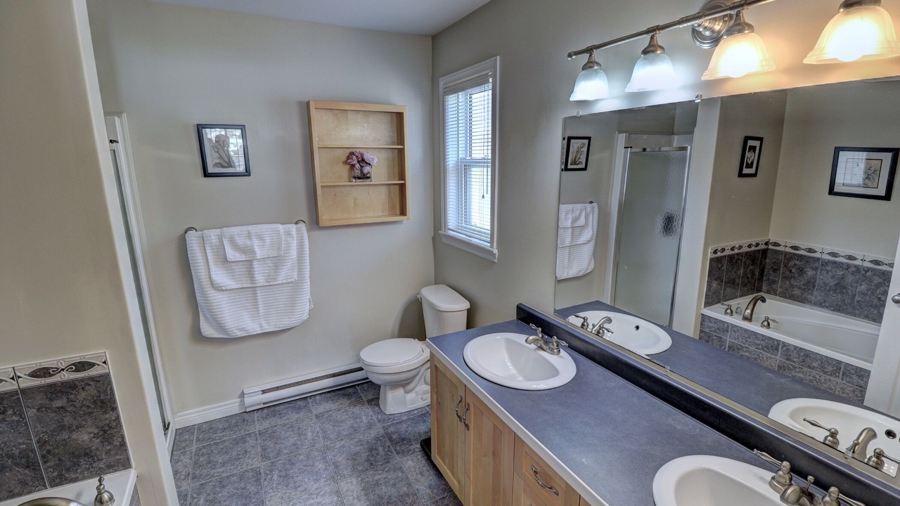 Photo of Bathroom in Quidi Vidi