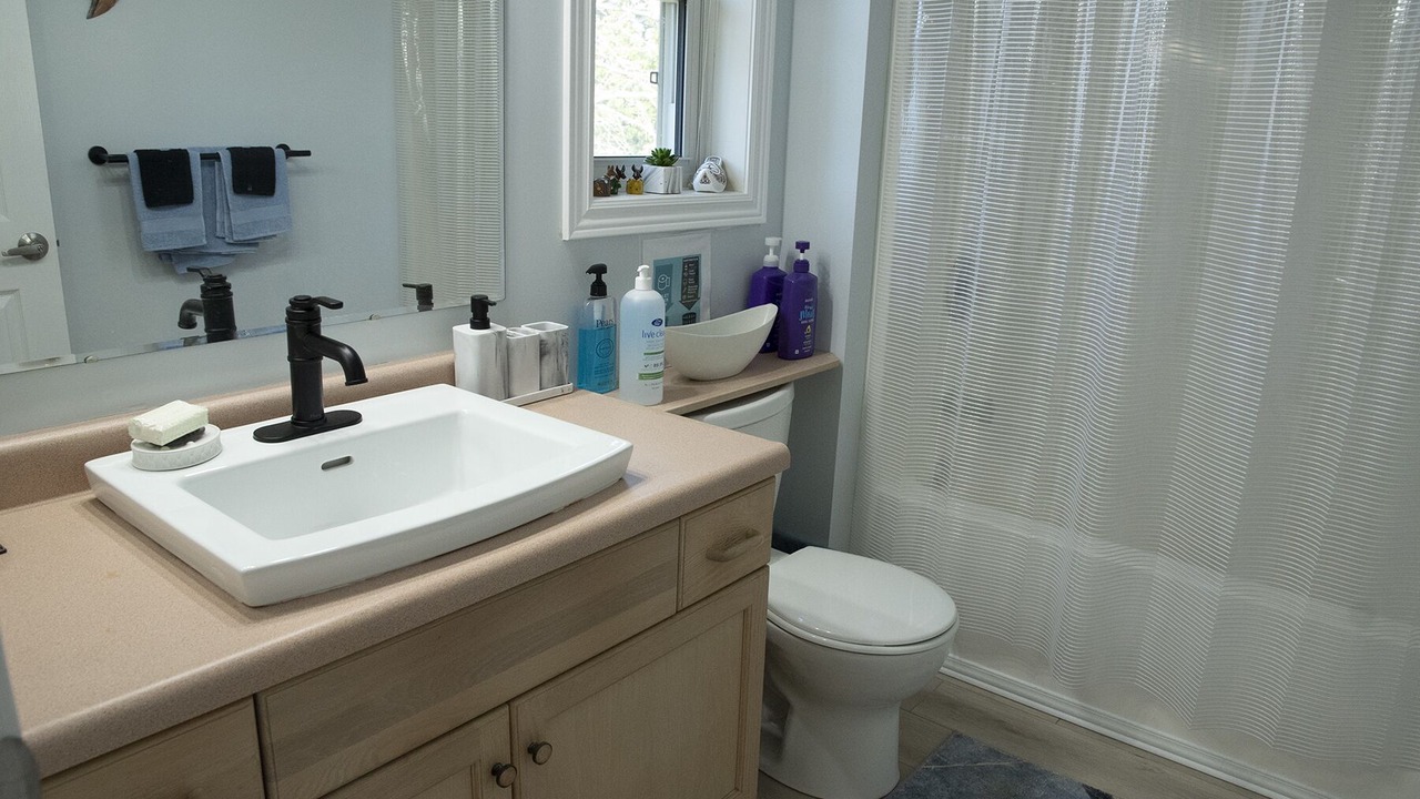 Photo of Bathroom in Amherstburg