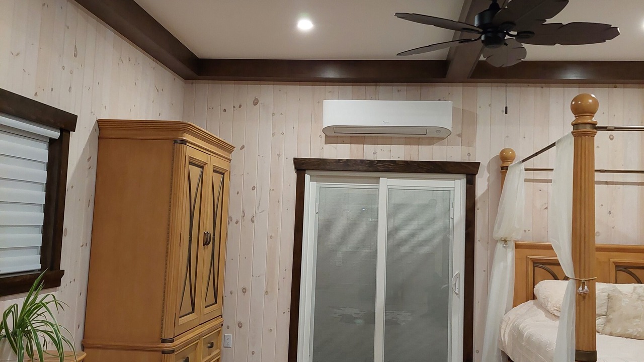 Photo of Bedroom in Pointe aux Roches
