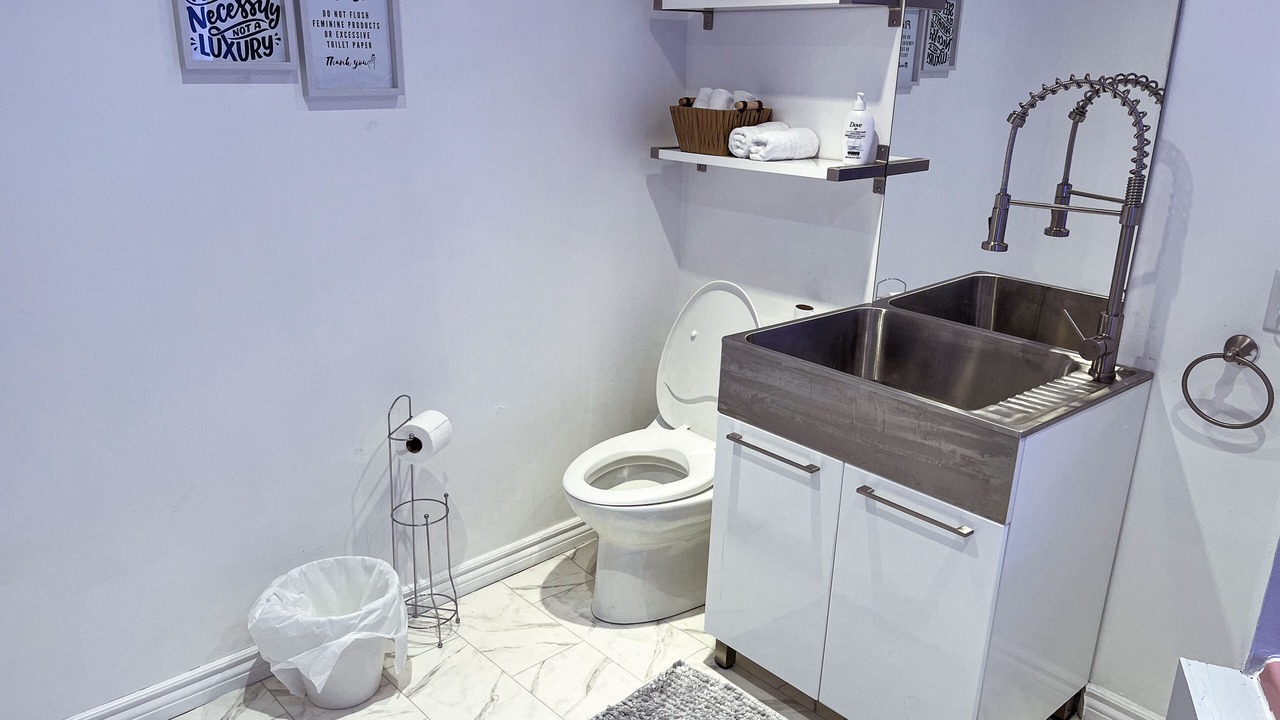 Photo of Bathroom in Niagara Falls