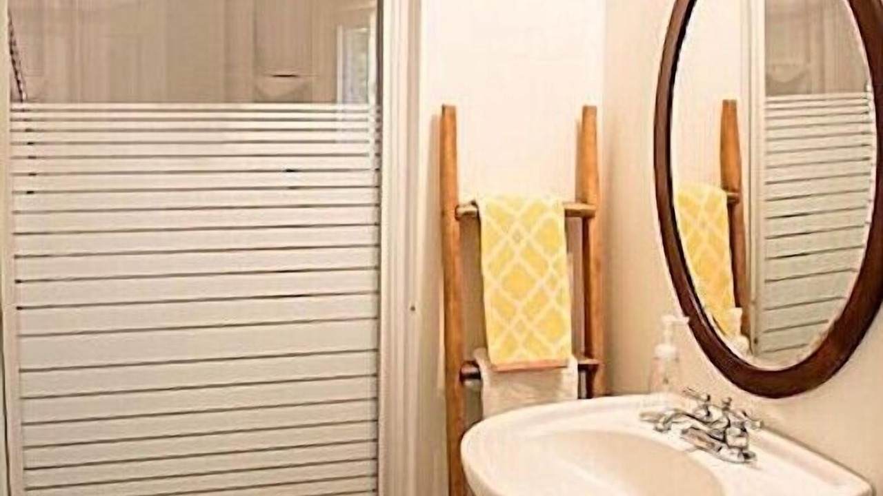 Photo of Bathroom in Head Lake
