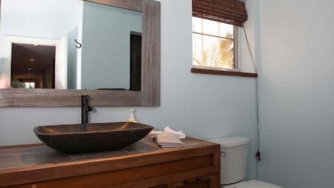 Photo of Bathroom in Fort Erie