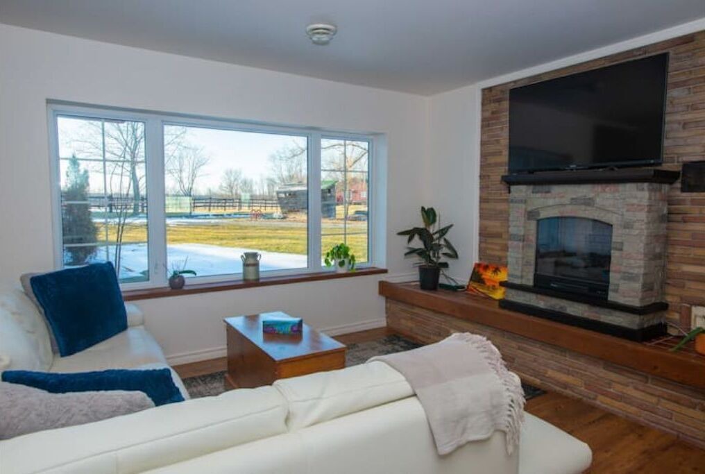 Photo of Livingroom in Fort Erie