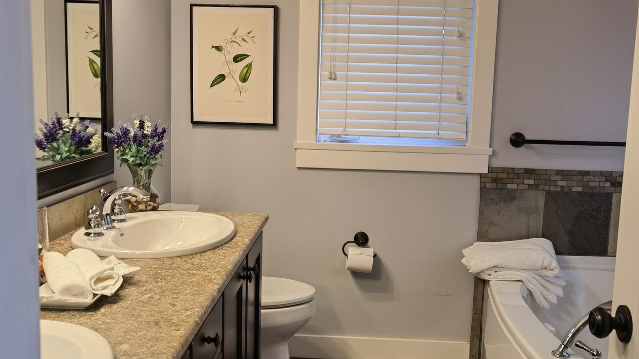 Photo of Bathroom in Delta