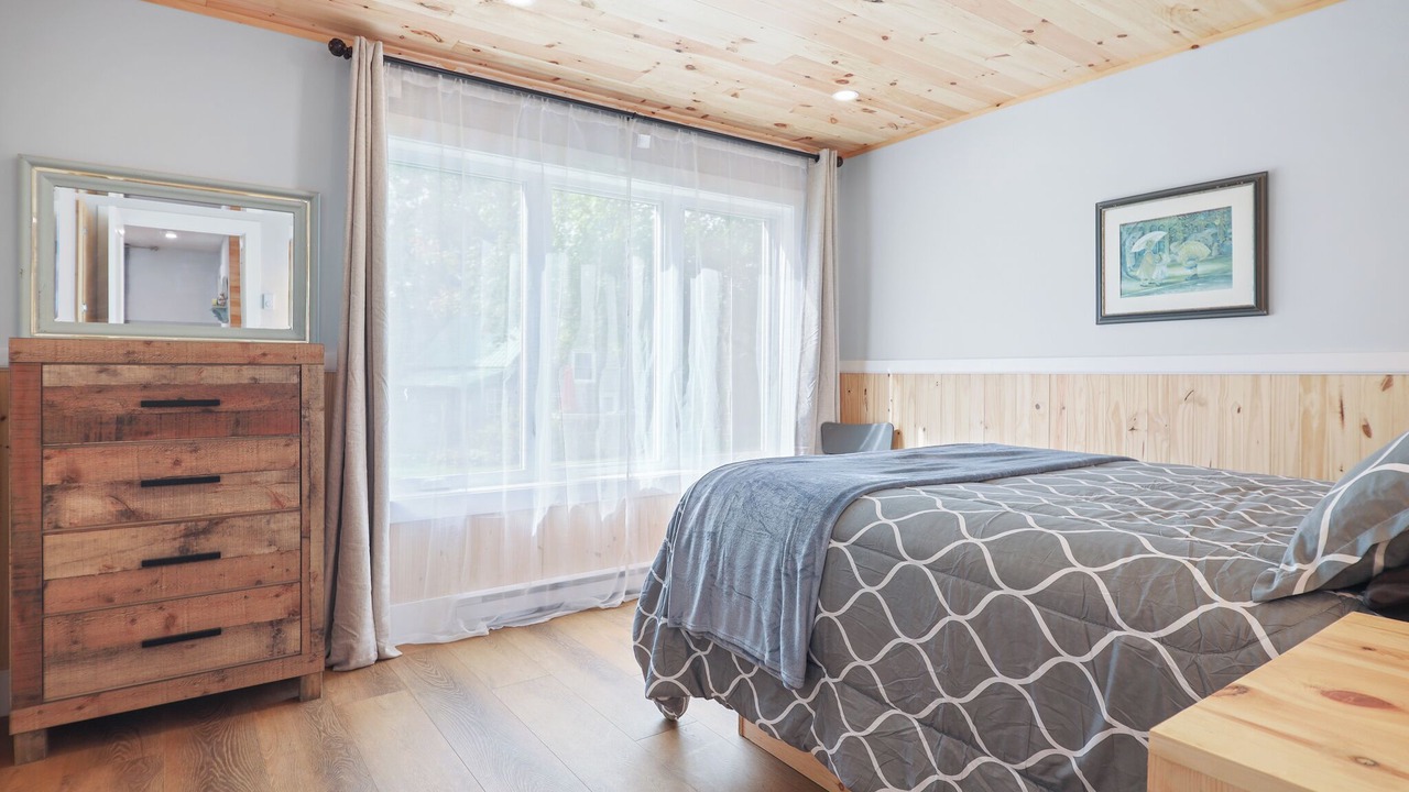 Photo of Bedroom in Green Gables
