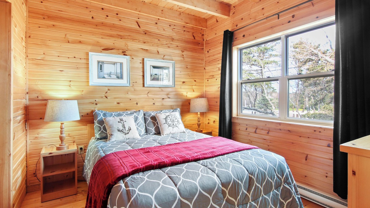 Photo of Bedroom in Green Gables