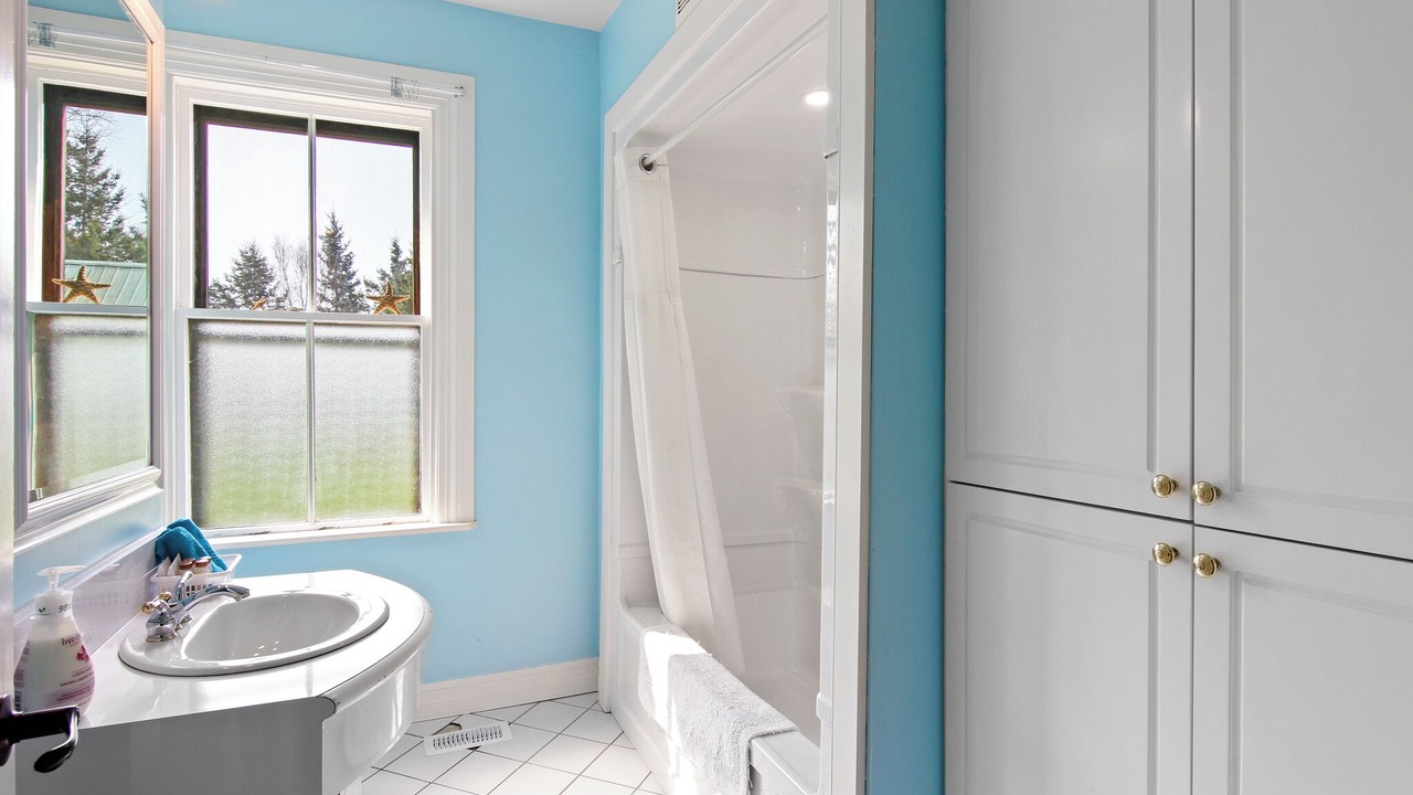 Photo of Bathroom in Green Gables
