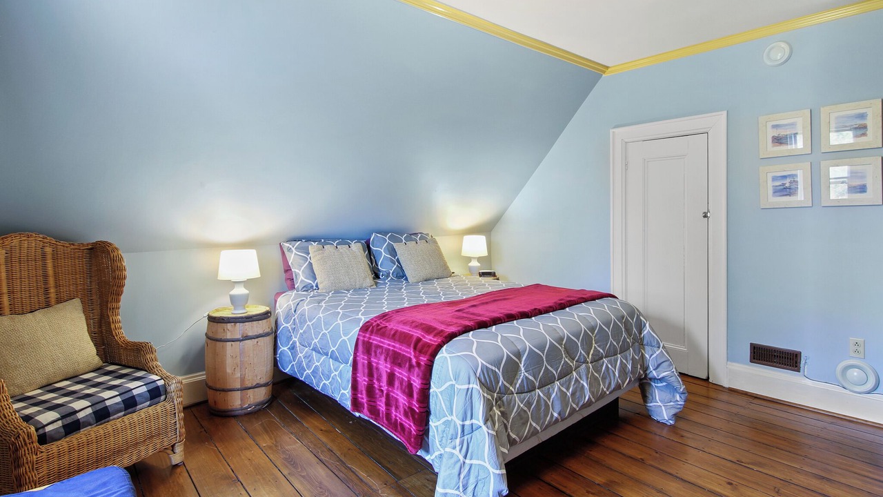 Photo of Bedroom in Green Gables