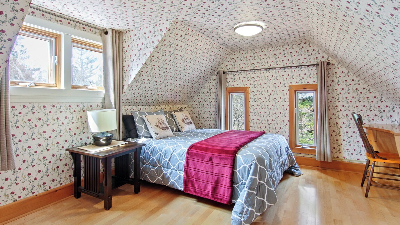 Photo of Bedroom in Green Gables